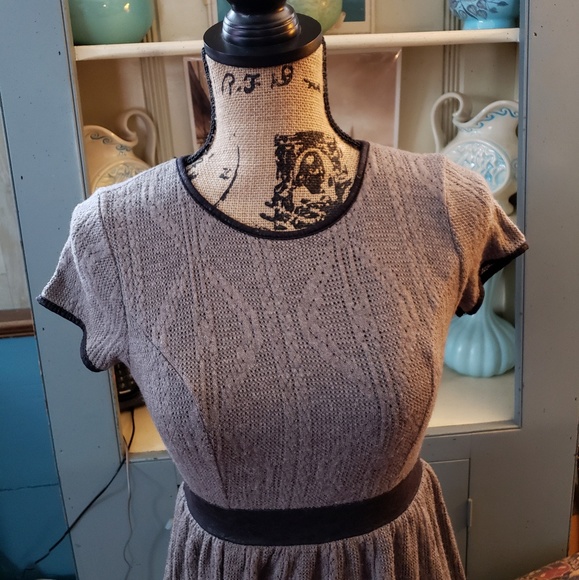 Monteau Dress - Picture 2 of 6